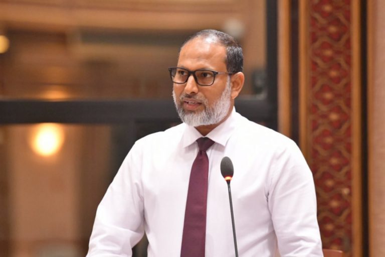 ބަޔަކު ވެގެން ޑޮކްޓަރ މަޖީދު ޝަހީދުކޮށްލީކަމަށް ޝެއިޚް އިމްރާން ތުހުމަތު ކުރައްވައިފި