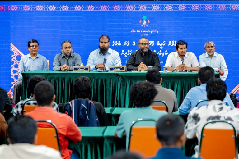 ވަޒީރު ޑރ. ޝަހީމް ޒުވާން ޚަޠީބުންގެ ތިންވަނަ ބުރުގެ ބައިވެރިންނާއި ބައްދަލުކުރައްވައިފި