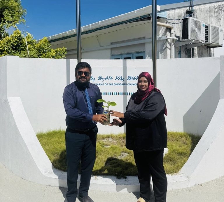 5 މިލިއަން ގަސް އިންދުމުގެ ޕްރޮގްރާމްގެ ދަށުން މ. އަދި ރ. އަތޮޅުގައި ގަސް އިންދުމުގެ ޙަރަކާތެއް ހިންގައިފި
