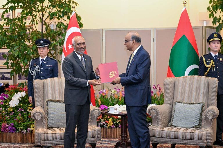 ސިންގަޕޫރަށް ކުރެއްވި ދަތުރުފުޅާއެކު މި ފެށުނީ ދެ ގައުމުގެ ގުޅުމުގެ އާ ބާބެއް: ރައީސް