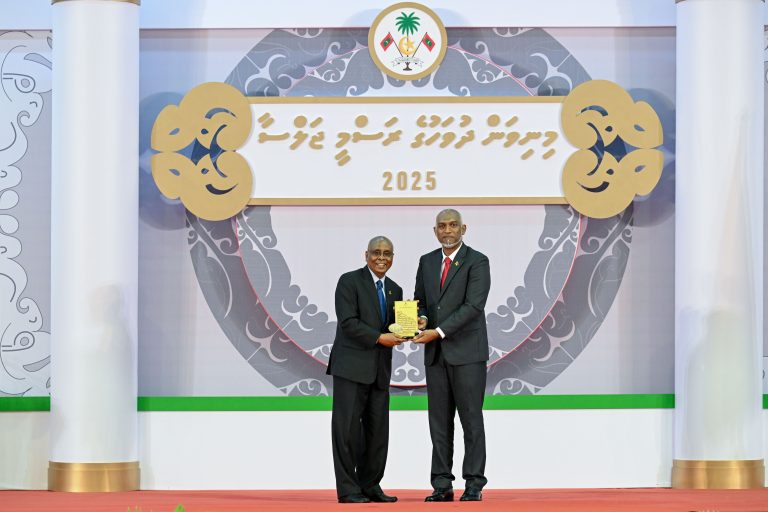 ޚާރިޖީ ޚިދުމަތުގެ އެންމެ މަތިވެރި ޝަރަފް، މ. މާހުރާ، އަޙްމަދު ސަލީމަށް