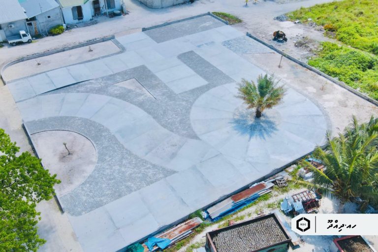 ދިއްދޫގައި އާރްޑީސީން ތަރައްޤީކުރާ ލައިސެންސް ޓްރެކްގެ %90 މަސައްކަތް ނިމިއްޖެ