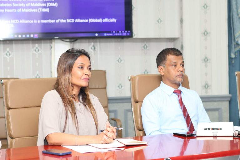 ގައިން ގަޔަށް ނާރާ ބަލިތަކުން ރައްކާތެރިވުމަށާއި އެފަދަ ބަލިތައް ކޮންޓްރޯލް ކުރުމާއި ގުޅޭގޮތުން މަޝްވަރާކޮށްފި