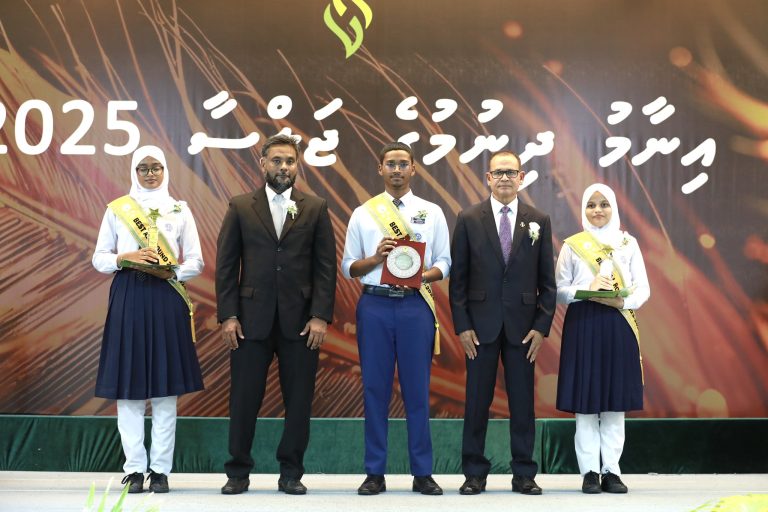 ކިޔަވާކުއްޖާގެ މުޅި މުސްތަޤުބަލު އޮންނާނީ މުދައްރިސްގެ ޙަވާލުގައި: ވަޒީރު އާދަމް ޝަރީފު