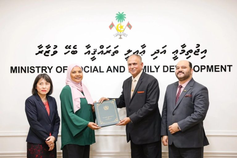 "އެމްޕަވަމަންޓް ހަބް" އަށް، ޕާކިސްތާންގެ ހައި ކޮމިޝަނުން ހިލޭ އެހީގެ ގޮތުގައި ފައިސާ ހަދިޔާކުރައްވައިފި