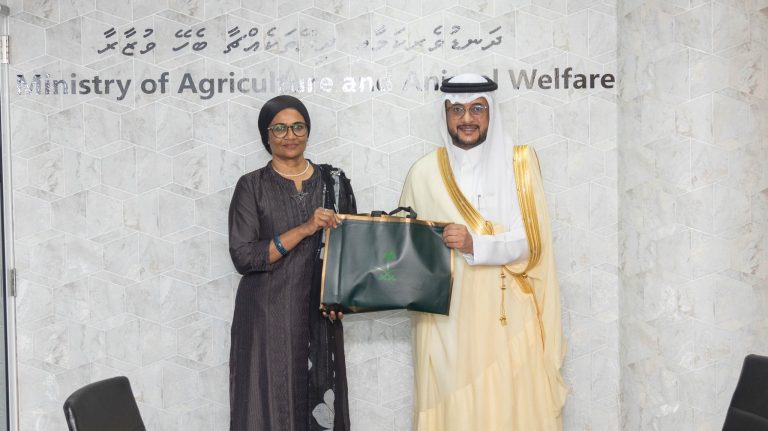 ސައުދީ ސަފީރު، ވަޒީރު ޑރ. މަރްޔަމް މާރިޔާގެ އަރިހަށް އިޙްތިރާމްގެ ޒިޔާރަތެއް ކުރައްވައިފި