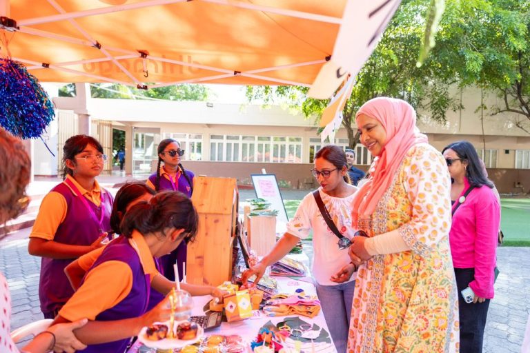 ވަޒީރު ޑރ. ޢާއިޝަތު ޝިހާމް، ޣިޔާޘުއްދީން ސްކޫލްގެ ދަރިވަރުން ކުރިއަށް ގެންދިޔަ ޗެރިޓީ އިވެންޓް ޝަރަފުވެރި ކޮށްދެއްވައިފި