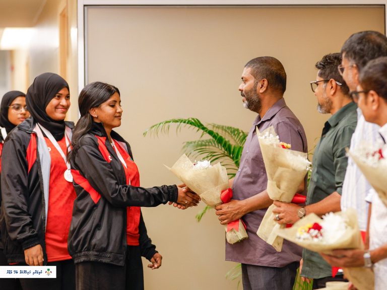 އޭޝިއާގެ ޔޫތު ނެޓްބޯޅަ މުބާރާތުން މެޑަލް ހޯދި ޓީމަށް މަރުހަބާ ދަންނަވައިފި