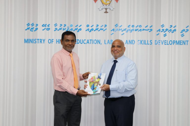 ސީއެސްސީން ކުރިއަށް ގެންދާ މުވައްޒަފުން ތަމްރީނު ކުރުމުގެ ޕްރޮގްރާމްތަށް އިތުރަށް ހަރުދަނާ ކުރުމަށް މަޝްވަރާކޮށްފި