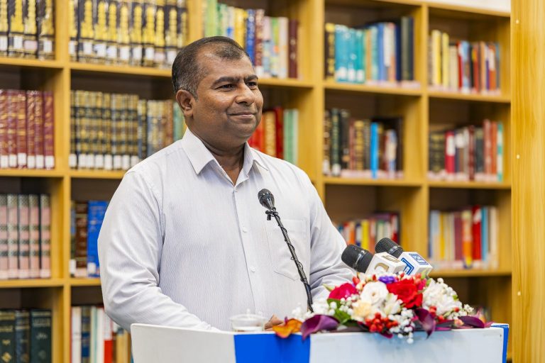 އިސްލާމީ ކުތުުބުޚާނާތައް ބިނާ ކުރުމަށް ކުރާ މަސައްތަކަކީ ދިރިއުޅުން އާ ސަޤާފަތަކަށް އެނބުރިގެންދާނެކަމެއް: ވަޒީރު