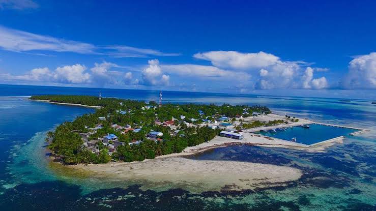 މާވަށުގައި މީހަކަށް ވަޅިން ހަމަލާދީ މަރާލައިފި
