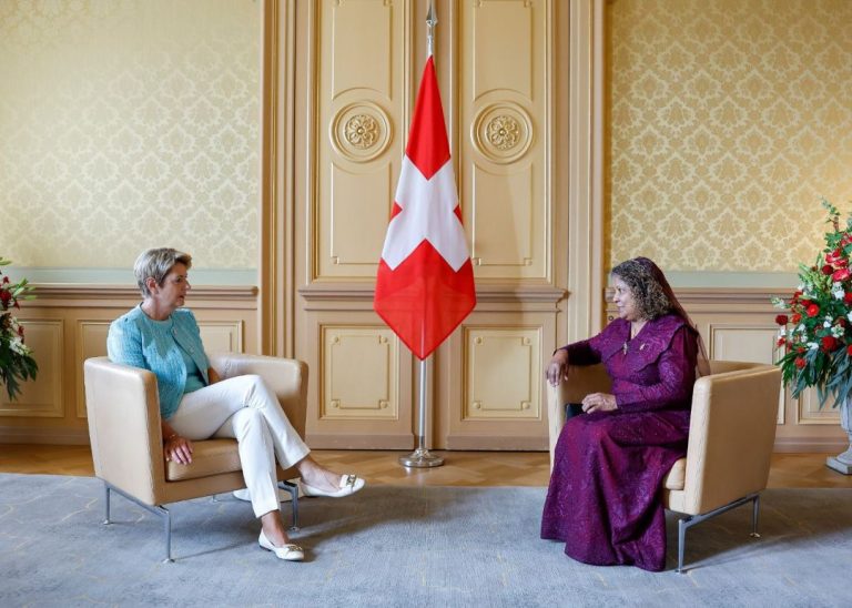 ރާއްޖެއިން ސްވިޒަލޭންޑް އަށް ކަނޑައަޅުއްވި އައު ނޮން-ރެސިޑެންޓް ސަފީރުގެ ފަތްކޮޅު އަރުވައިފި