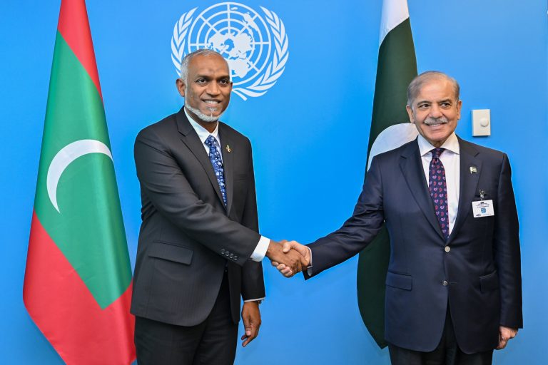ރައީސް ޕާކިސްތާންގެ މިނިވަން ދުވަހުގެ ތަހުނިޔާ ފޮނުއްވައިފި