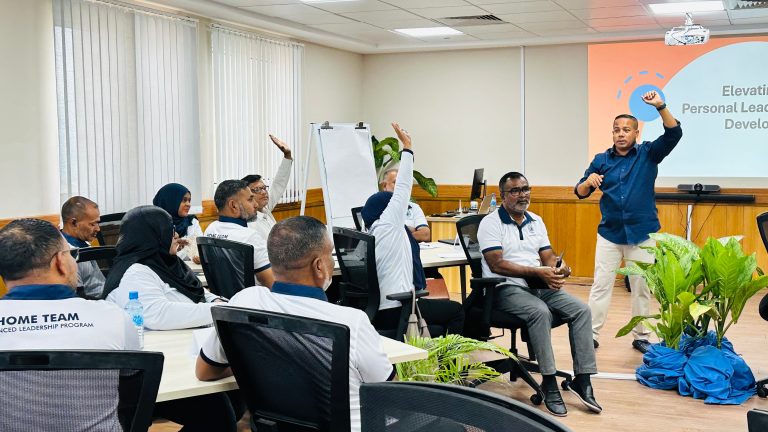 28 ބައިވެރިންނާއެކު ހޯމް ޓީމް އެޑްވާންސްޑް ލީޑަރޝިޕް ޕްރޮގްރާމް ފަށައިފި