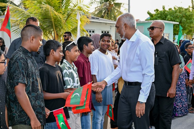 ބ. އަތޮޅުގެ ރަށްތަކަށް ކުރެއްވި ދަތުރުފުޅު ނިންމަވާލެއްވުމަށްފަހު ރައީސް މާލެ ވަޑައިގަންނަވައިފި