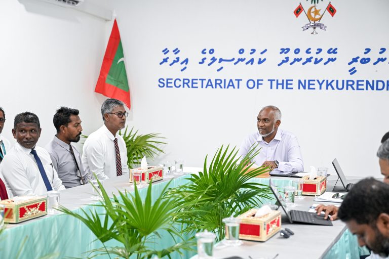 ރައީސް ނޭކުރެންދޫ ކައުންސިލްއާއި ބައްދަލުކުރައްވައިފި