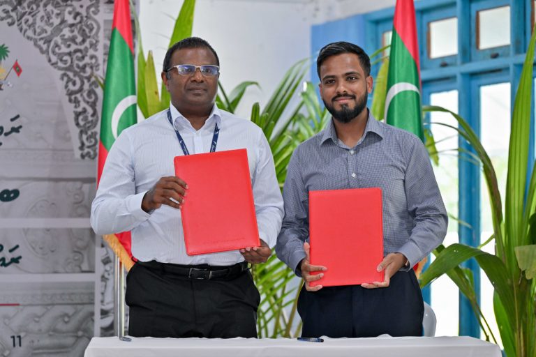 ކަމަދޫގެ ސުކޫލް ތަރައްޤީކޮށް ސީޕްލޭން އޮޕަރޭޓްކުރުމާގުޅޭ އެއްބަސްވުމެއްގައި ސޮއިކޮށްފި