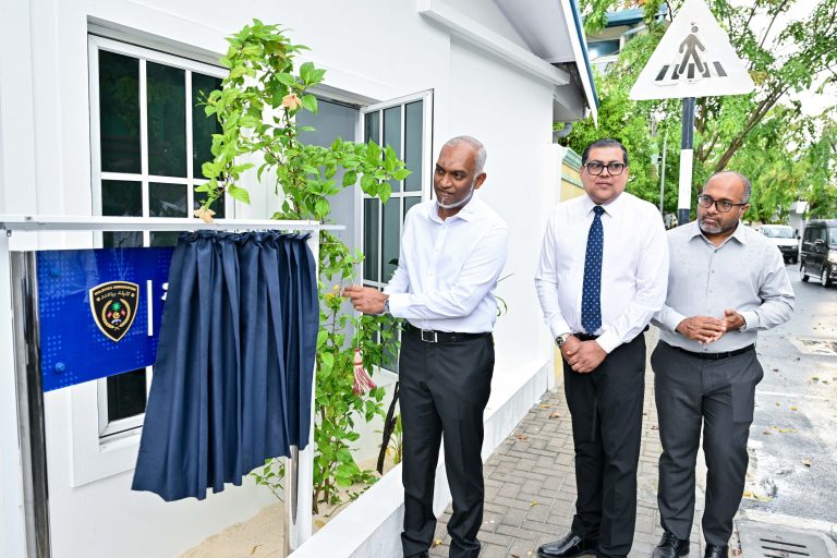 ބ. އަތޮޅުގައި ޕާސްޕޯޓުގެ ޚިދުމަތް ފަށައިފި