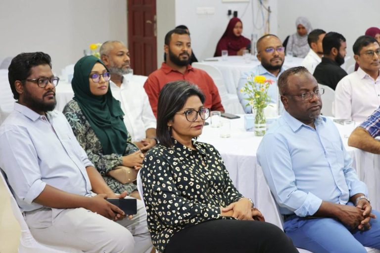 ލ. އަތޮޅުގައި ސަރޖިކަލް ކޭމްޕެއް ފަށައިފި