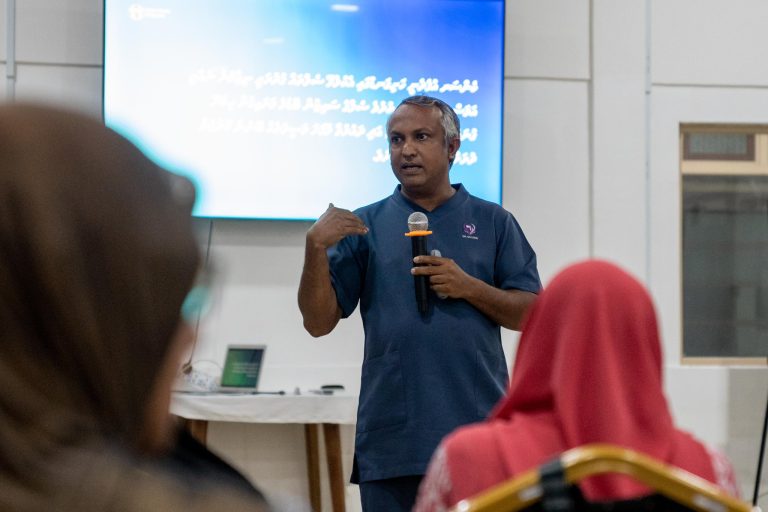 ކެންސަރ ސޮސިއިޓީ އާއި އިސްރަށްވެހިންގެ ނާދީ ގުޅިގެން ކެންސަރާއި ބޭހޭ ހޭލުންތެރިކުރުމުގެ ޕްރޮގްރާމެއް ކުރިއަށް ގެންގޮސްފި