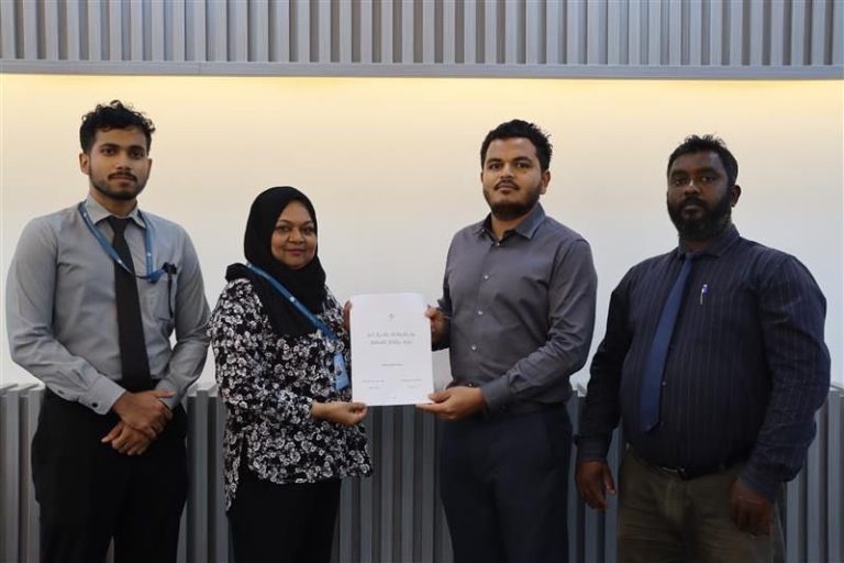 އައިޑީ ކާޑު ޕްރިންޓުކޮށް ދޫކުރުމުގެ ޚިދުމަތް އއ. އަތޮޅު ކައުންސިލުގައި ފަށައިފި