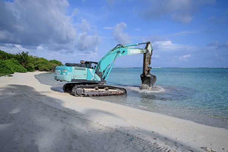 މތިވެރި އެއަރޕޯޓް ތަރައްޤީކުރަން ބޭނުންވާ ބިން ހިއްކުމުގެ އަމަލީ މަސައްކަތް ފަށައިފި