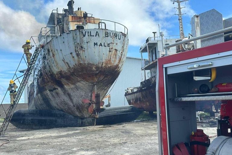 މާމިގިލީ ބޯޓުޔާޑްގައި އޮތް ދަނގަޑު ބޯޓެއްގައި ރޯވި އަލިފާން ނިއްވާލައިފި