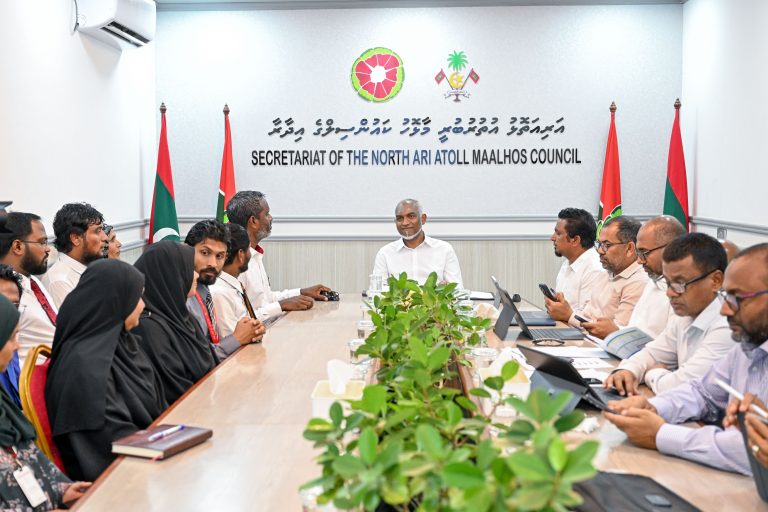 ރައީސް މާޅޮހު ކައުންސިލްއާއި ބައްދަލުކުރައްވައިފި