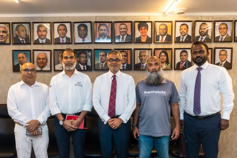 ކުރޫޒް އަދި ޔޮޓް ސެކްޓަރުގެ ޚިދުމަތްތައް ހަރުދަނާ ކުރުމާ ގުޅޭގޮތުން މިނިސްޓަރ ޠާރިޤް "މާޔާ" އާ ބައްދަލުކުރައްވައިފި