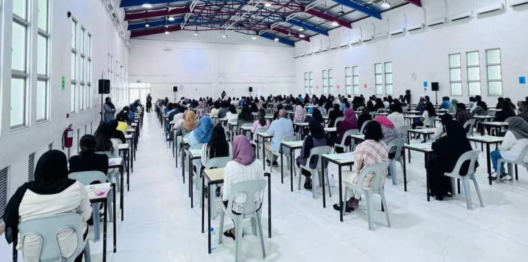 ގާނޫނީ ވަކީލެއް ކަމަށް ހެދިގެން އުޅުނު މީހެއްގެ މައްސަލަ ފުލުހަށް