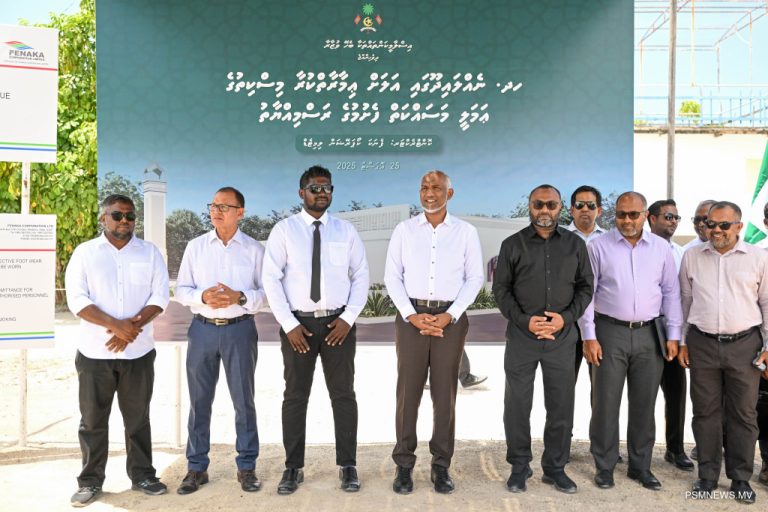 ނެއްލައިދޫގައި އިމާރާތްކުރާ 500 މީހުންގެ ޖާގައިގެ މިސްކިތުގެ ބިންގާ އަޅައިފި