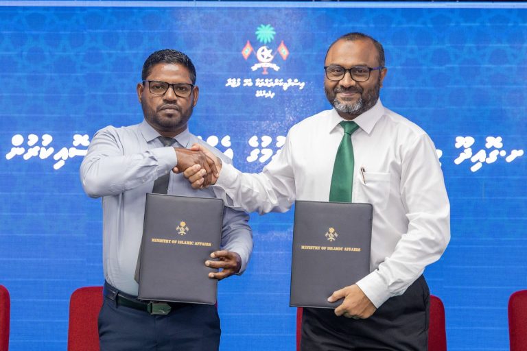 ގޮއިދޫ އާ މިސްކިތް އިމާރާތް ކުރުމުގެ އެއްބަސްވުމުގައި ސޮއިކުރައްވައިފި