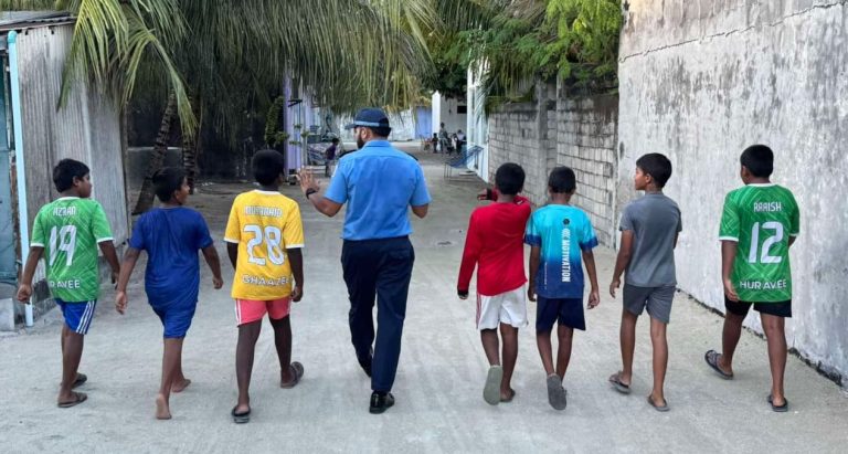 ބ. އަތޮޅުގެ 8 ރަށެއްގައި "ވޯކް އެންޑް ޓޯކް" ހަރަކާތްތަކެއް ހިންގައިފި