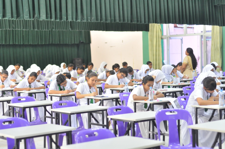 ކޭމްބްރިޖް އައި.ޖީ.ސީ.އެސް.އީ އަދި އެސް.އެސް.ސީ އިމްތިޙާނު ގެ "ނޯމަލް އެންޓްރީ" އެޕްލިކޭޝަނަށް ހުޅުވާލައިފި