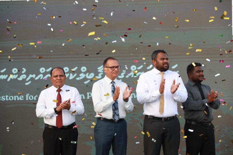 ލާމަރުކަޒީ ނިޒާމަކީ ރައްޔިތުންނަށް އެންމެ ފައިދާވާނެ ގޮތަށް ވެރިކަންކުރެވޭނެ ނިޒާމު: ވަޒީރު އާދަމް ޝަރީފް