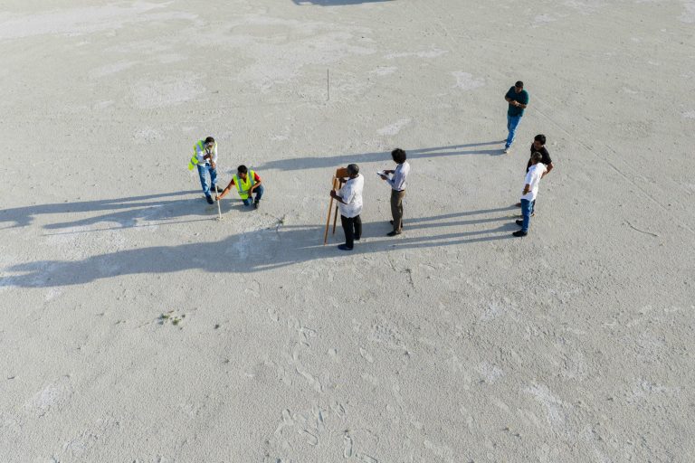 ގުޅިފަޅުން ދޫކުރާ ގޯތިތަކުގެ ބިންތައް ސާފުކޮށް، އިންވަކިކުރުމުގެ މަސައްކަތް ފަށައިފި