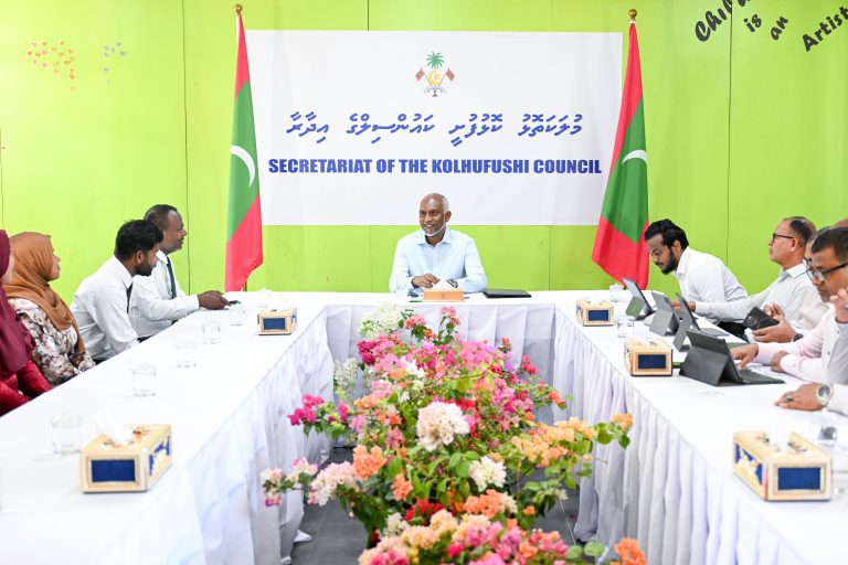 ކޮޅުފުށީގެ ތަރައްޤީއާ ގުޅިގެން މަޝްވަރާކޮށްފި