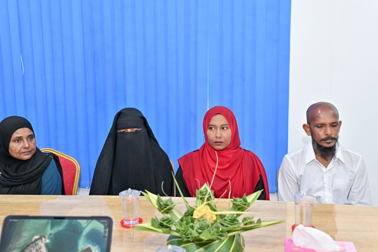 ރައީސް ތ. ވަންދޫގެ ކައުންސިލްއާއި ބައްދަލުކުރައްވައިފި