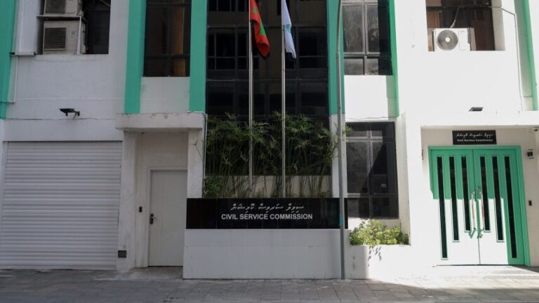 އާބާދީ ކުޑަ ރަށްރަށުގެ ކައުންސިލް ވަޒީފާތައް އެ އަތޮޅުގެ އެހެން ރަށްރަށުގައި ތިބެގެން އަދާކުރެވޭ ގޮތަށް އުސޫލެއް އެކުލަވާލައިފި