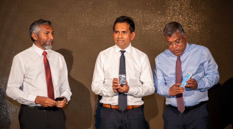 ބީއެމްއެލް އިން ވިސާ ޕްލެޓިނަމް ޑެބިޓް ކާޑު ތައާރަފުކޮށްފި