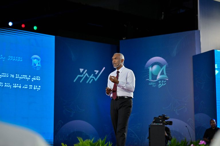 ބުދަ ދުވަހު ރޭ ރައީސް ވިޔަފާރިވެރިންނާ ބައްދަލުކުރައްވަނީ