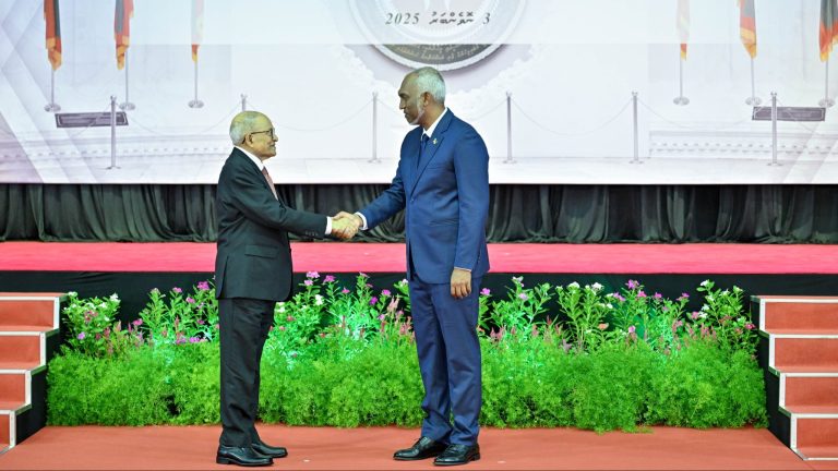 ޝަރަފުގެ ޚާއްޞަ އައްޑަނައިގެ ޙައްޤުވެރިންނަކީ ދިވެހި ރައްޔިތުން: މައުމޫން