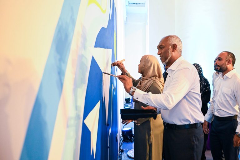 ޒުވާނުންނަށް ހާއްސަ "ޒުވާނުންގެ ވެހި" ރައީސް ހުޅުވައިދެއްވައިފި