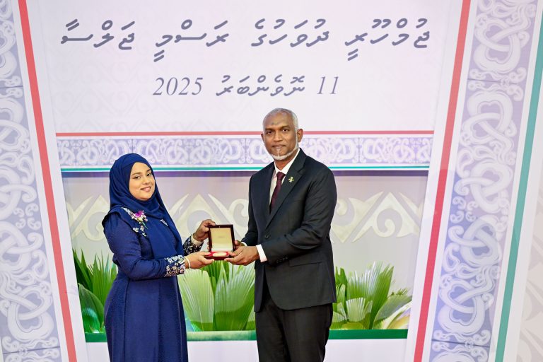 މަތީ ދަރަޖަ ހޯދި 34 ބޭފުޅަކަށް އިނާމު ދެއްވައިފި