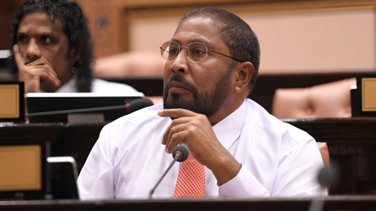ޤާސިމްގެ ނަމުގައި ދައުރުވަމުންދާ ސްކޭމަށް ސަމާލުވުމަށް އެދިއްޖެ