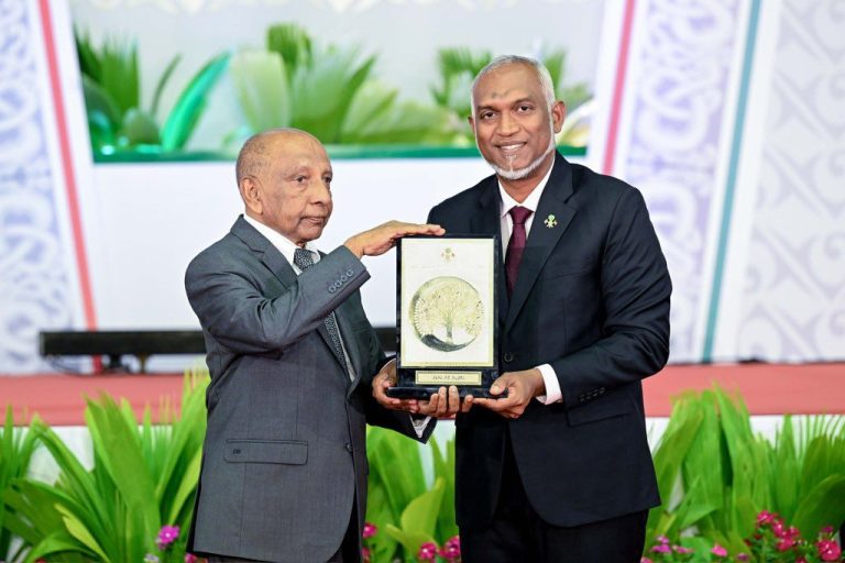 ސިއްޚީ ދާއިރާގެ އެންމެ މަތީ ޝަރަފު މޫސާ އަންވަރަށް