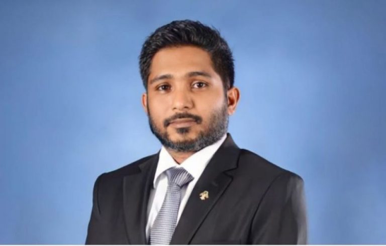ގާޒީ ފާއިޒް ވަކިކުރަން މަޖިލިހަށް ހުށަހަޅަން ނިންމައިފި
