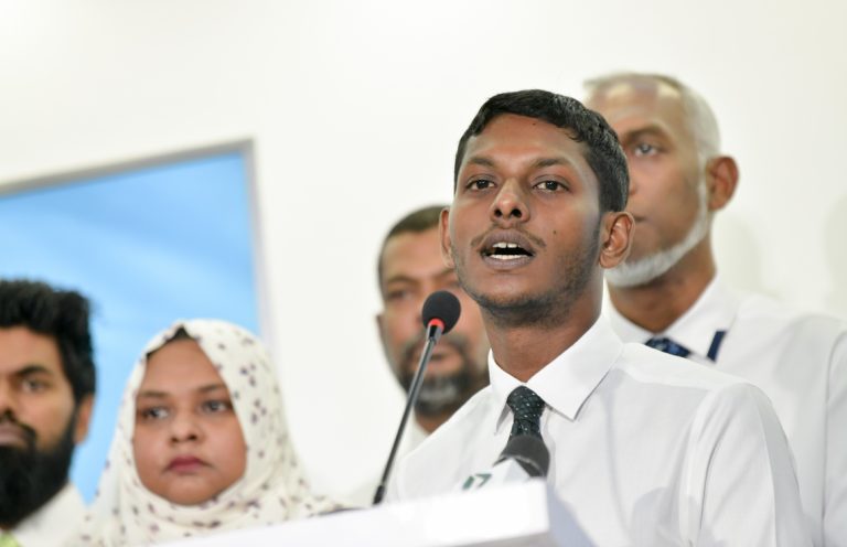ކައުންސިލަރު ސައިފު އެމްޑީޕީއަށް ސޮއިކޮށްފި