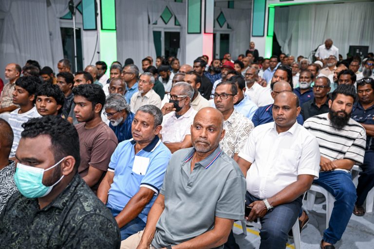 65 އަހަރުން 75 އަހަރާއި ހަމައަށް މަސައްކަތް ކުރެވޭގޮތް ހަދަން ރީ އެމްޕްލޯއިމަންޓް ބިލެއް މަޖިލީހަށް ފޮނުވައިފި
