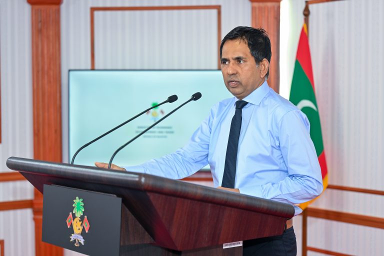 ނ. އަތޮޅުގައި ތަރައްޤީކުރާ ޓައުންޝިޕް މަޝްރޫއުގެ އިންވެސްޓަރުންނާއެކު ސޮއިކޮށްފި